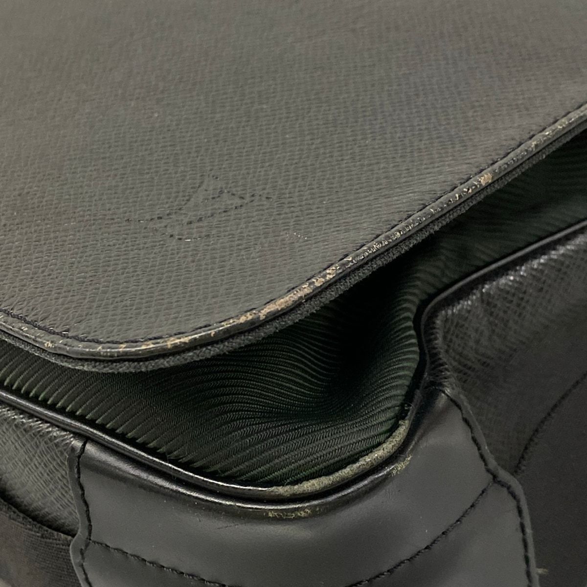 Louis Vuitton Shoulder Bag Taiga Victor Ardoise Leather — view 6