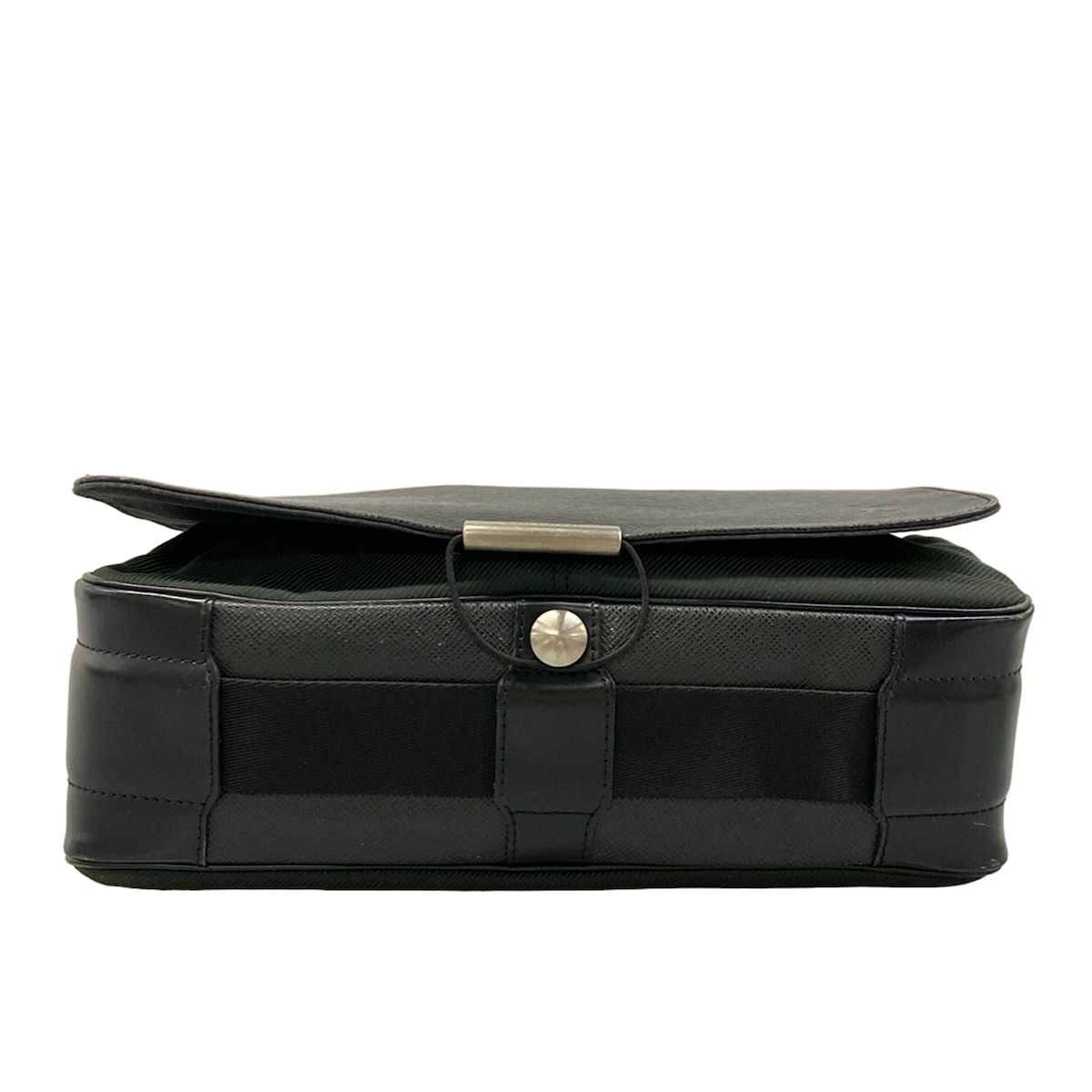 Louis Vuitton Shoulder Bag Taiga Victor Ardoise Leather — view 5