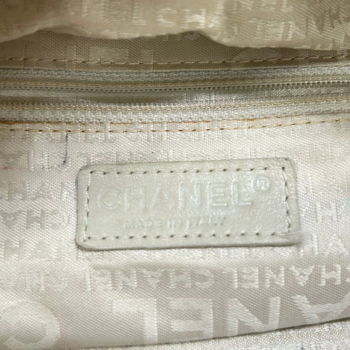 Chanel Handbag Choco Bar Stitch Ivory Silver — view 8