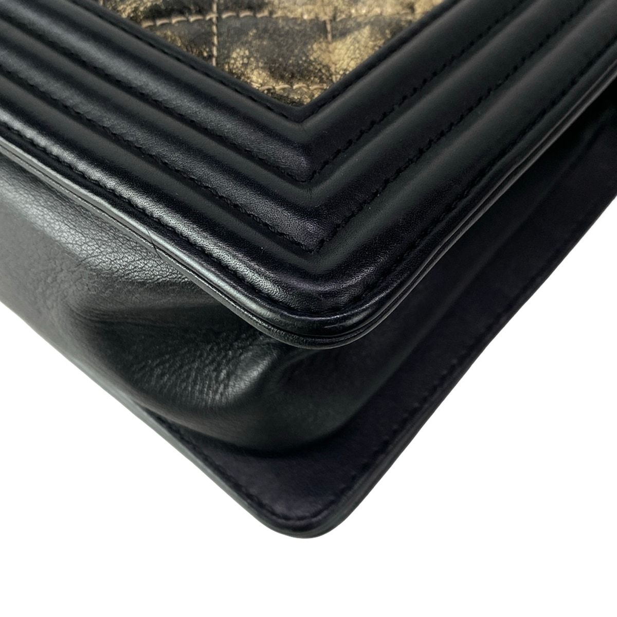 Chanel Shoulder Bag Body 25 Black Gold Chain Metallic Leather — view 8