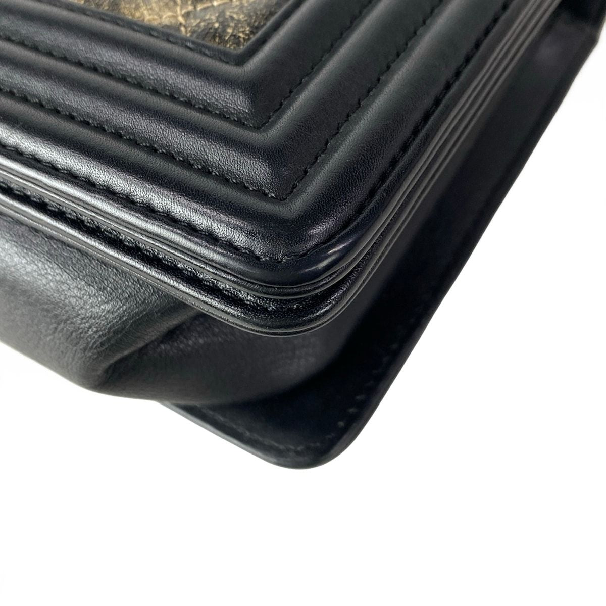 Chanel Shoulder Bag Body 25 Black Gold Chain Metallic Leather — view 6