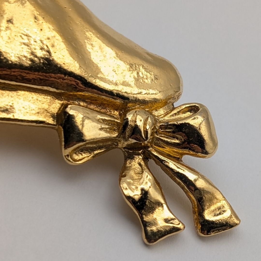 Chanel Brooch Beret Motif Gold First Era Vintage — view 2