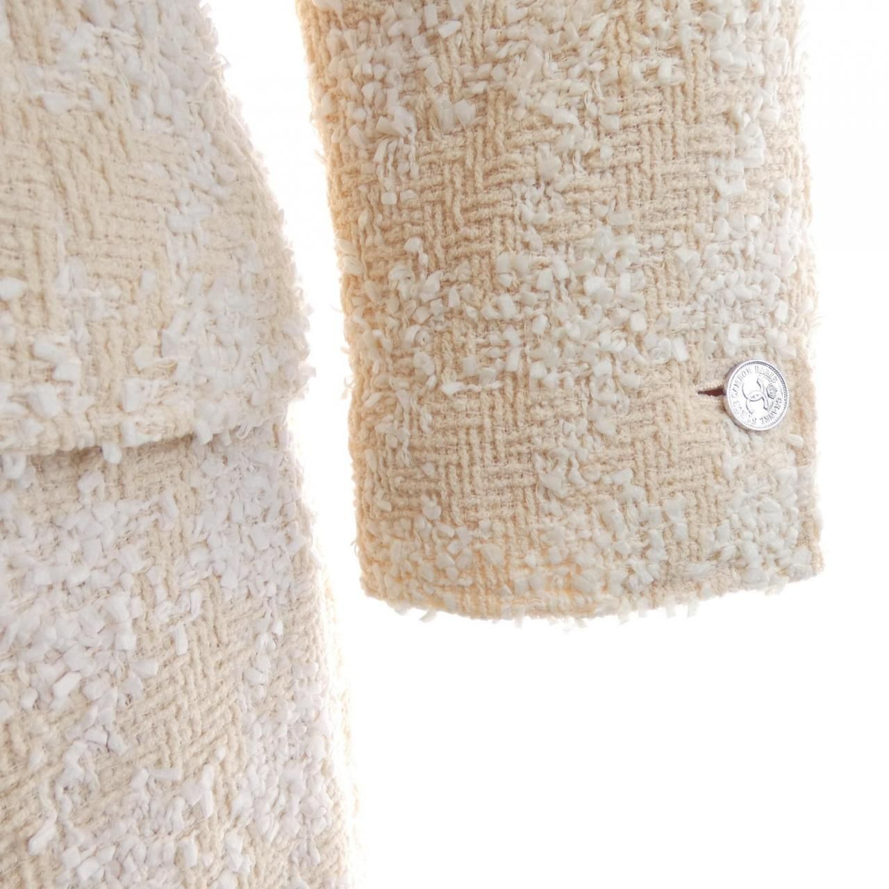 Chanel Vintage Suit Beige — view 7