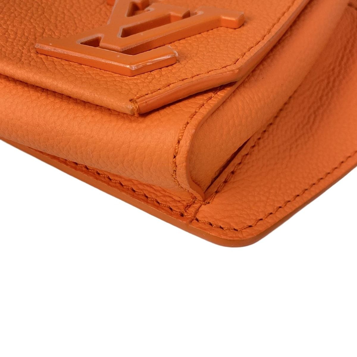 Louis Vuitton Waist Pouch LV Aerogram Takeoff Sling Saffron Leather Cowhide — view 7