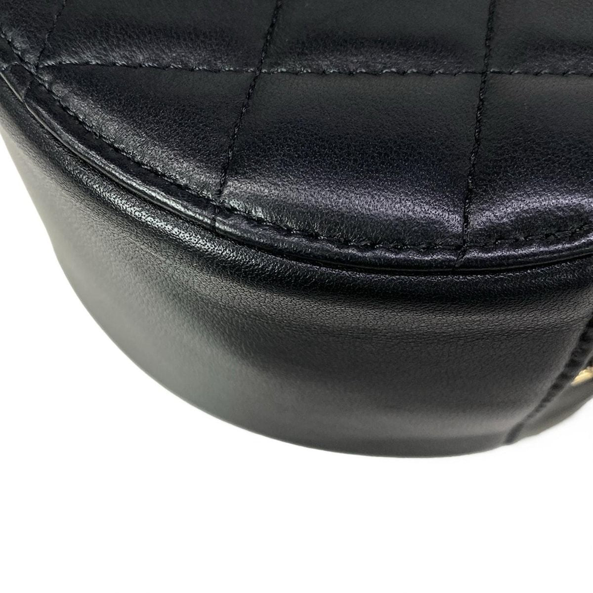 Chanel Shoulder Bag Quilted Black Chain Gold Lambskin — view 9