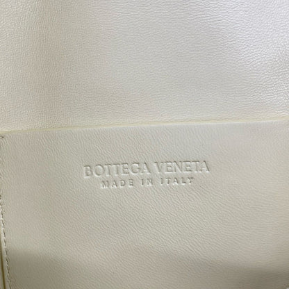 Bottega Veneta Shoulder Bag Beak Ivory Leather — view 9