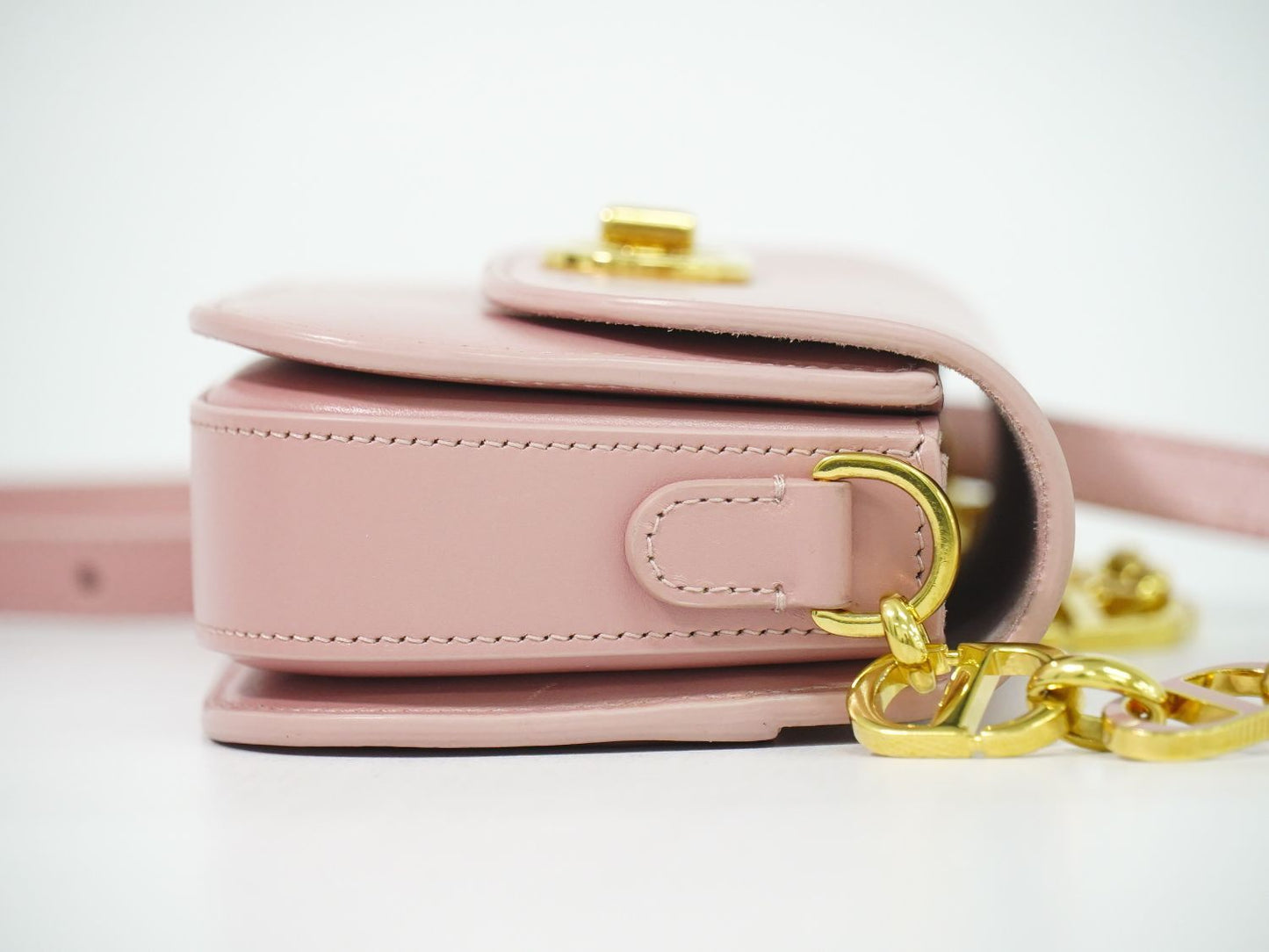 Dior 30 Montane Avenue Shoulder Bag Pochette Leather Pink — view 4