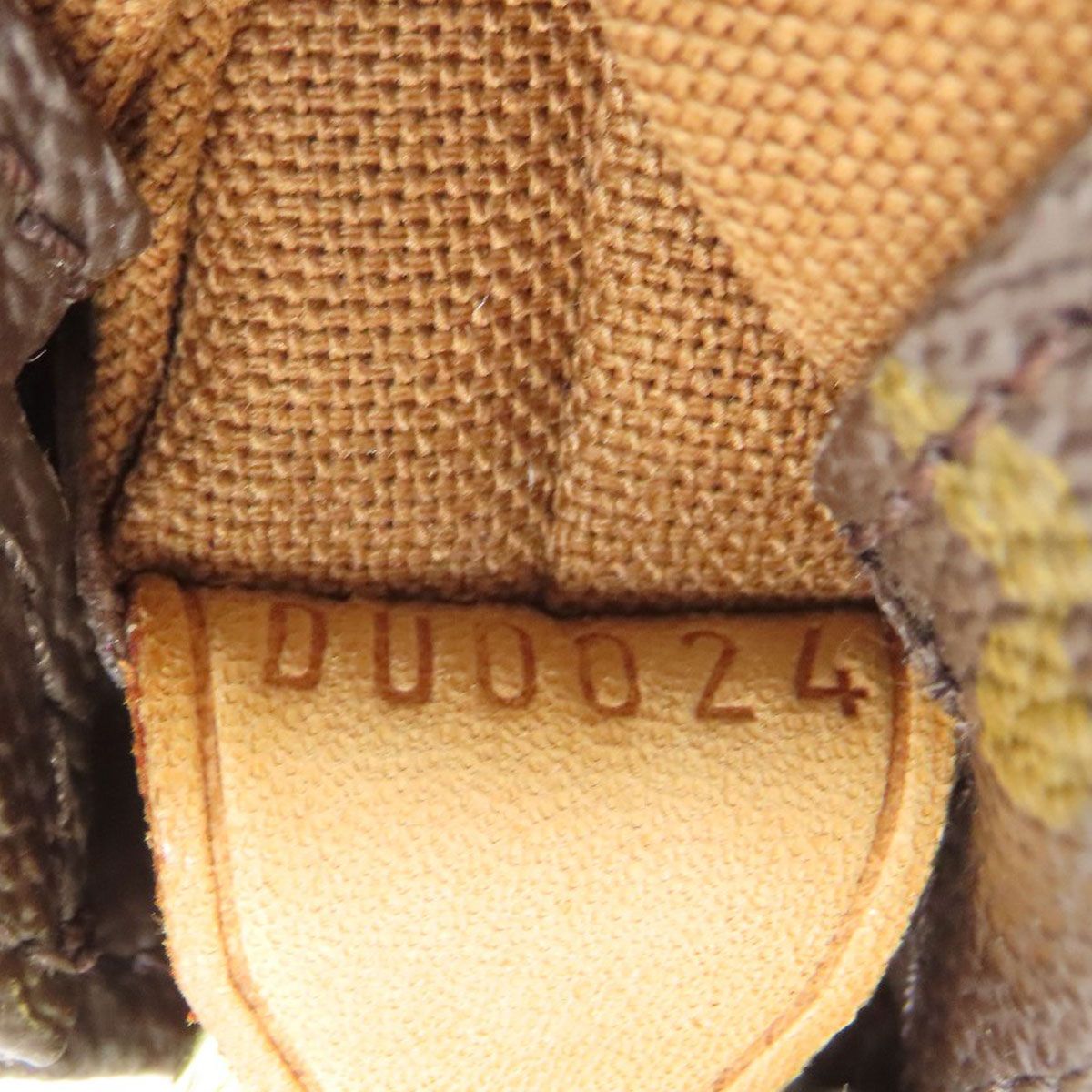 Louis Vuitton Cabas Mezzo Tote Monogram Canvas — view 7