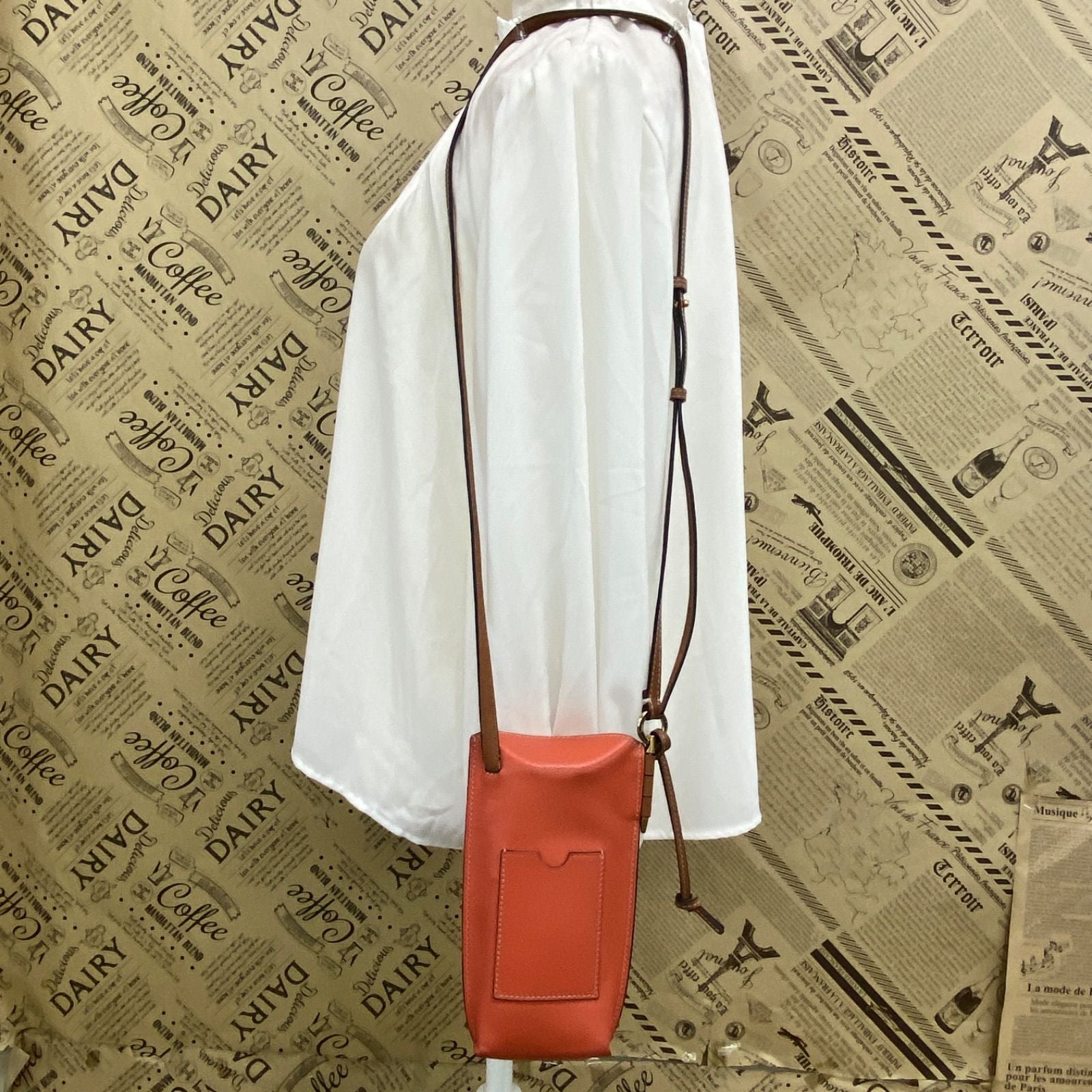 Loewe Shoulder Bag Pochette Smartphone Anagram Magnet Pocket — view 5