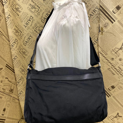 Gucci Sherry Shoulder Bag Canvas Messenger — view 2