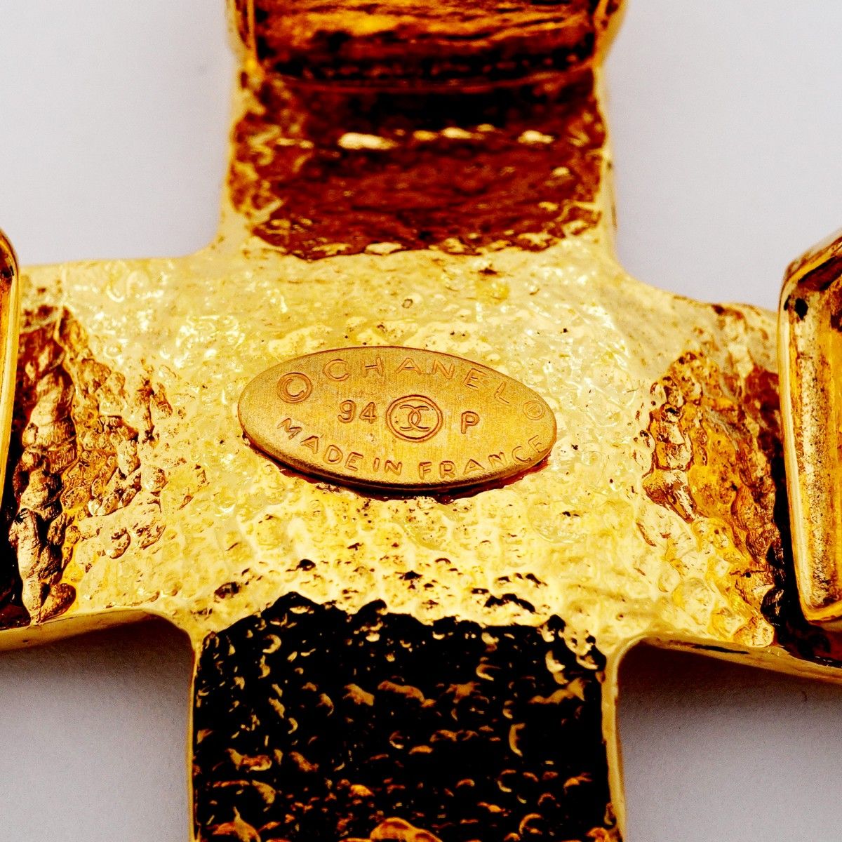 Chanel Brooch Vintage CC Logo Gold Plated — view 4