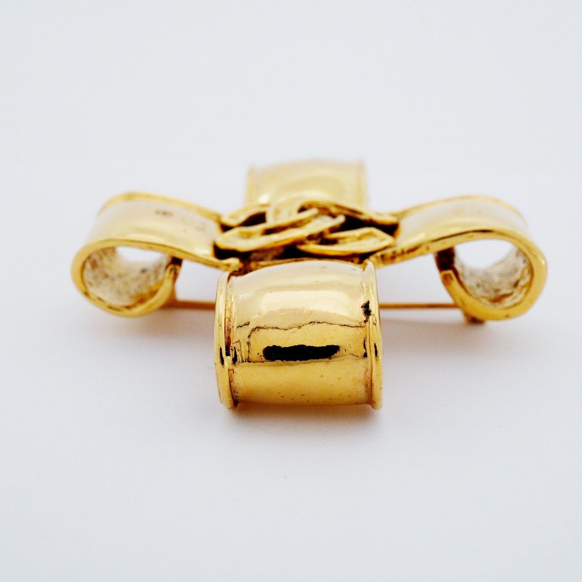 Chanel Brooch Vintage CC Logo Gold Plated — view 3