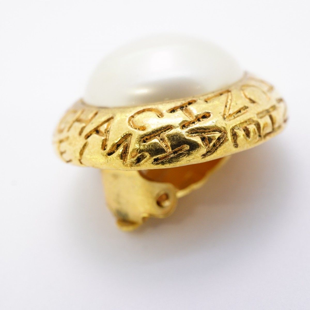 Chanel Earrings Vintage Logo Round — view 8