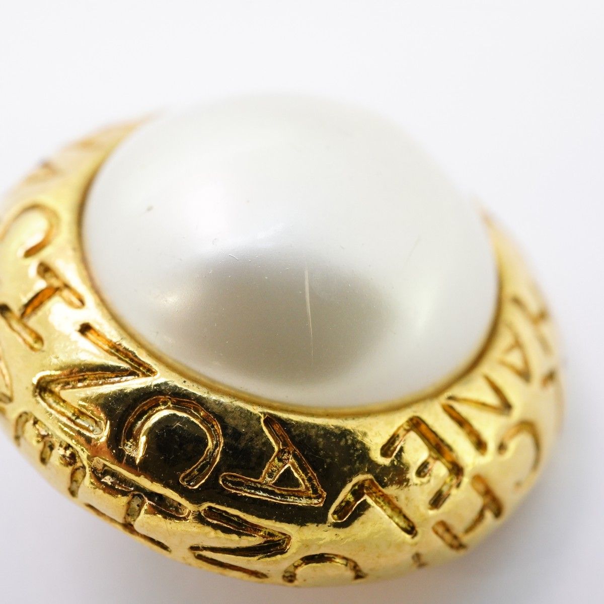 Chanel Earrings Vintage Logo Round — view 7