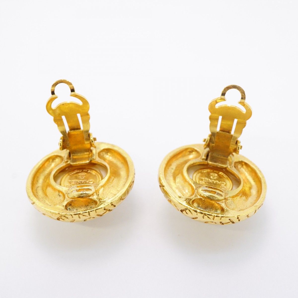Chanel Earrings Vintage Logo Round — view 9