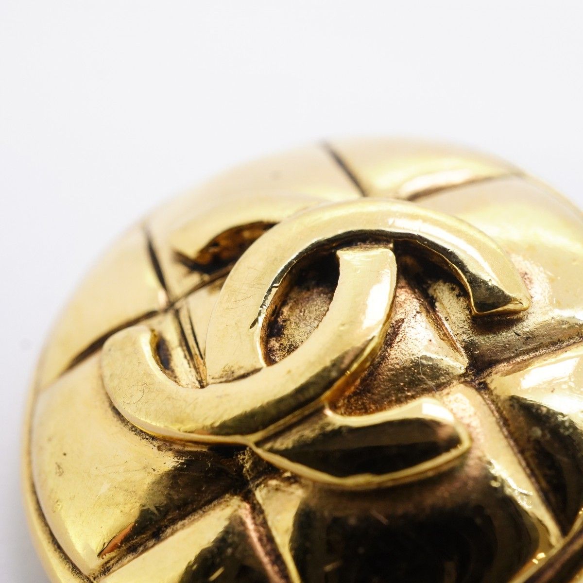 Chanel Earrings Vintage CC Logo Quilted Round — view 7