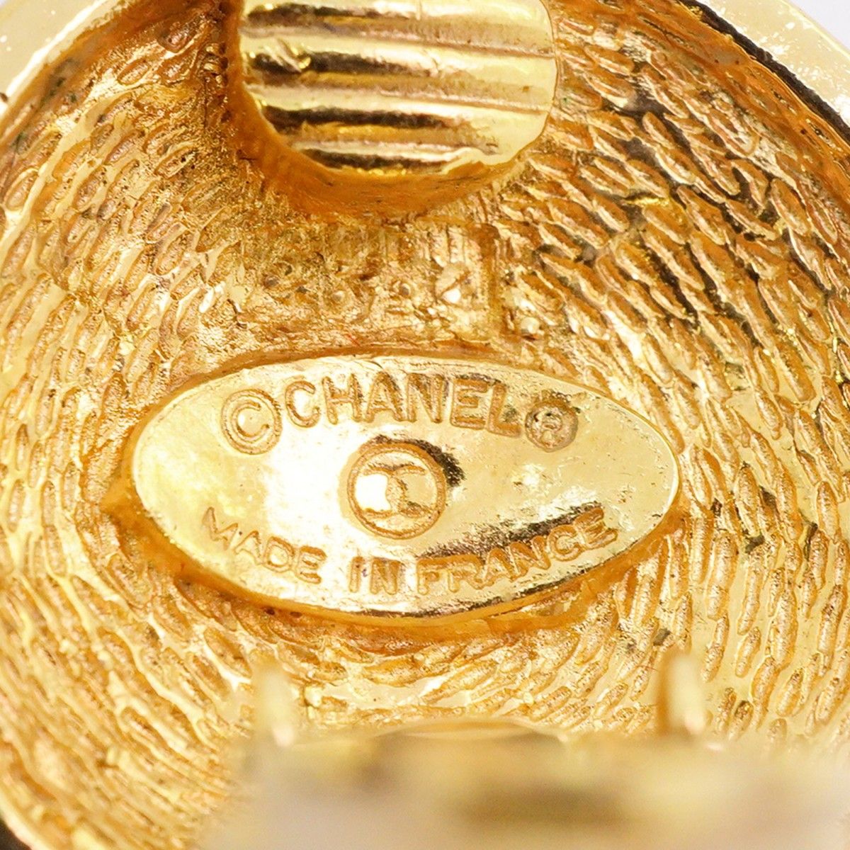 Chanel Earrings Vintage CC Logo Quilted Round — view 4