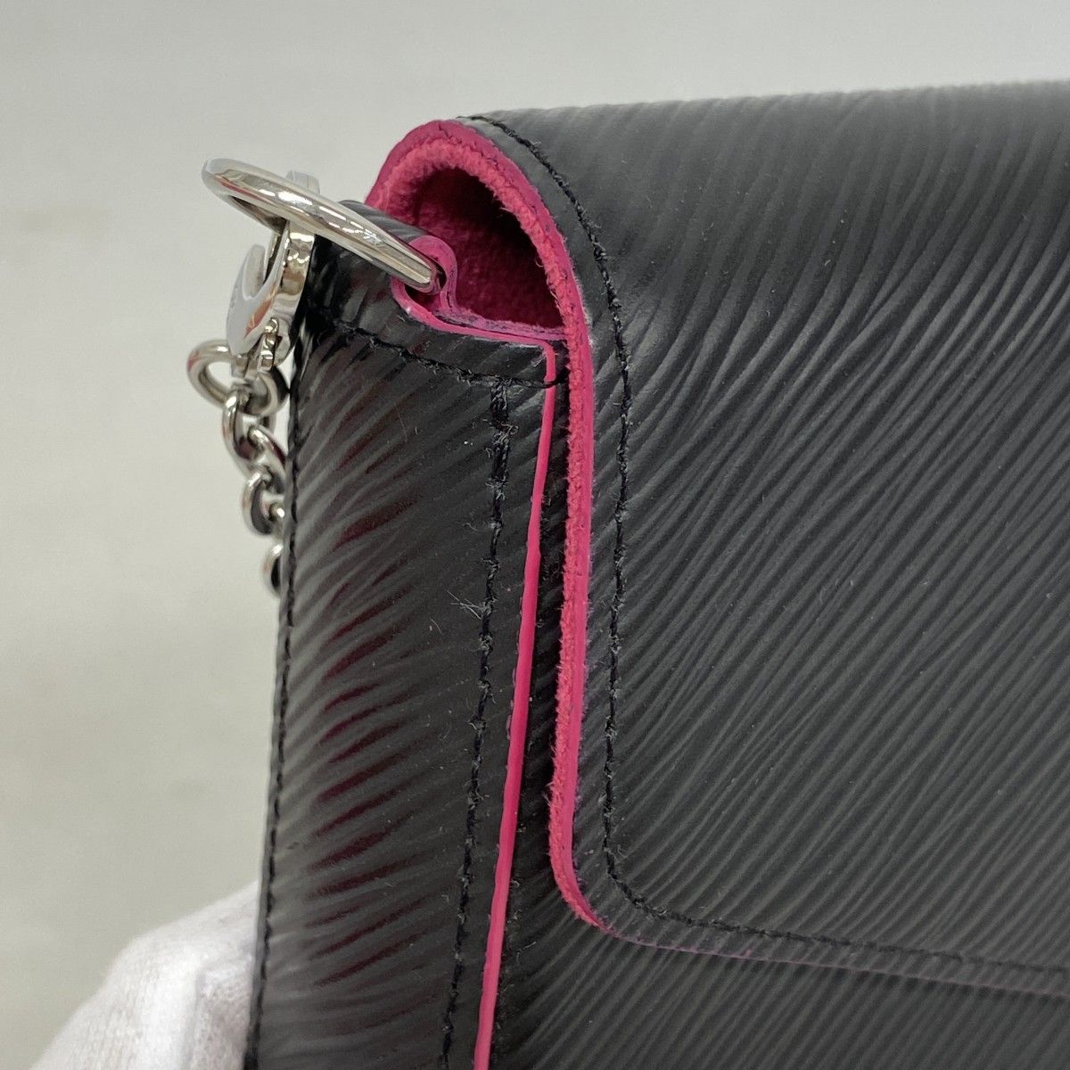 Louis Vuitton Shoulder Wallet Epi Pochette Felicie Noir Hot Pink Cles — view 6