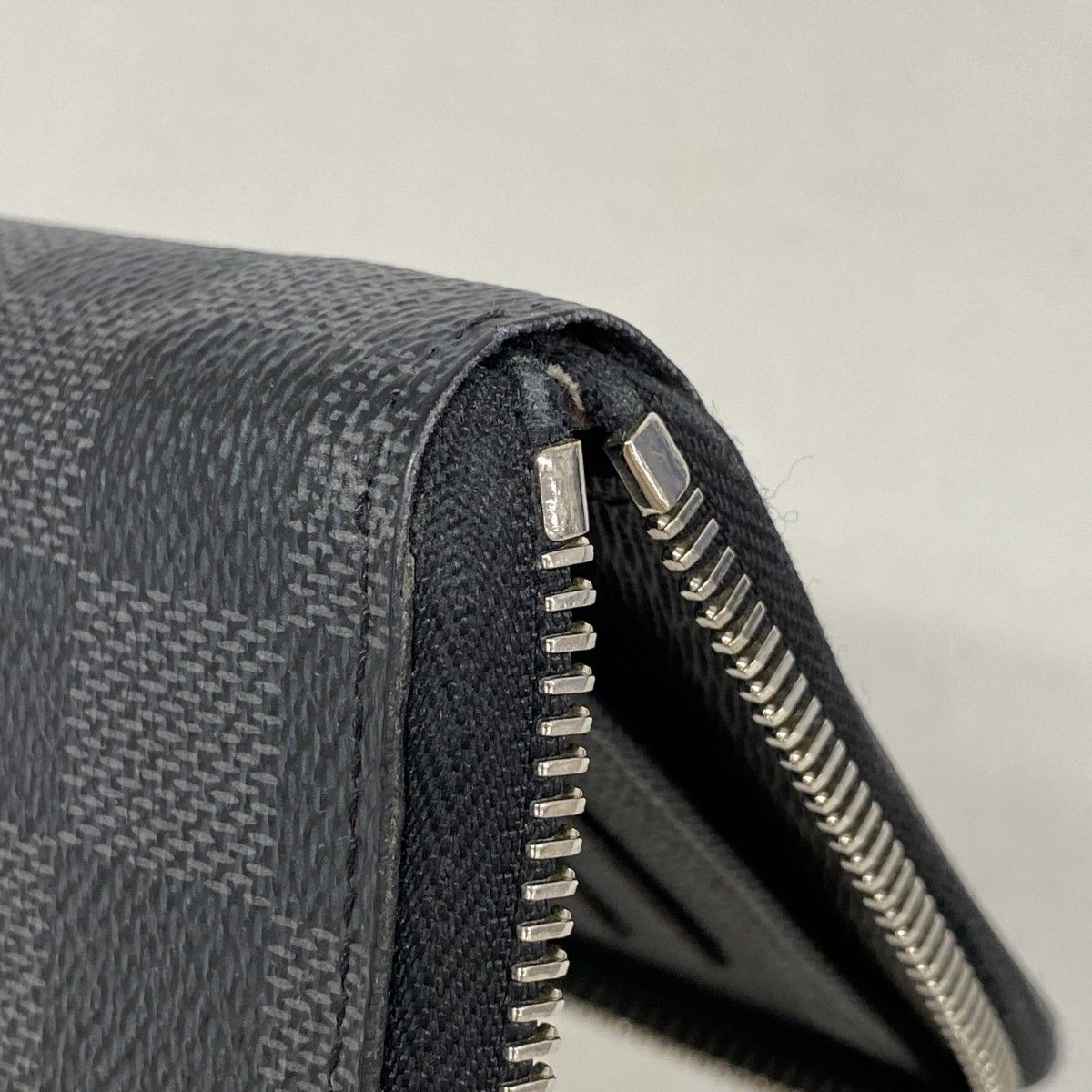 Louis Vuitton Wallet Damier Graphite Zippy Vertical Black Gray — view 5