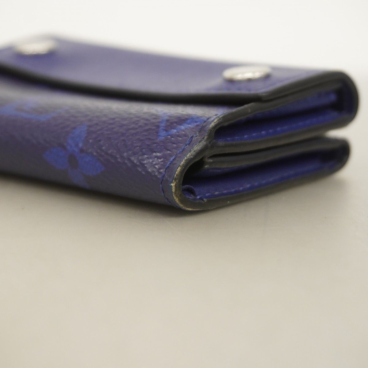 Louis Vuitton Trifold Wallet Taigarama Discovery Compact Blue — view 5