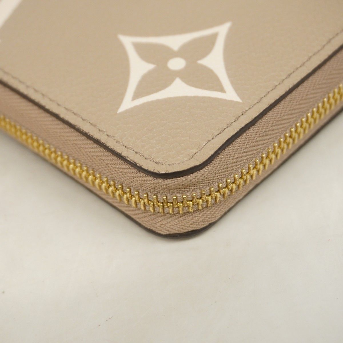 Louis Vuitton Wallet Monogram Empreinte Bicolor Zippy Tourtler Cles — view 5