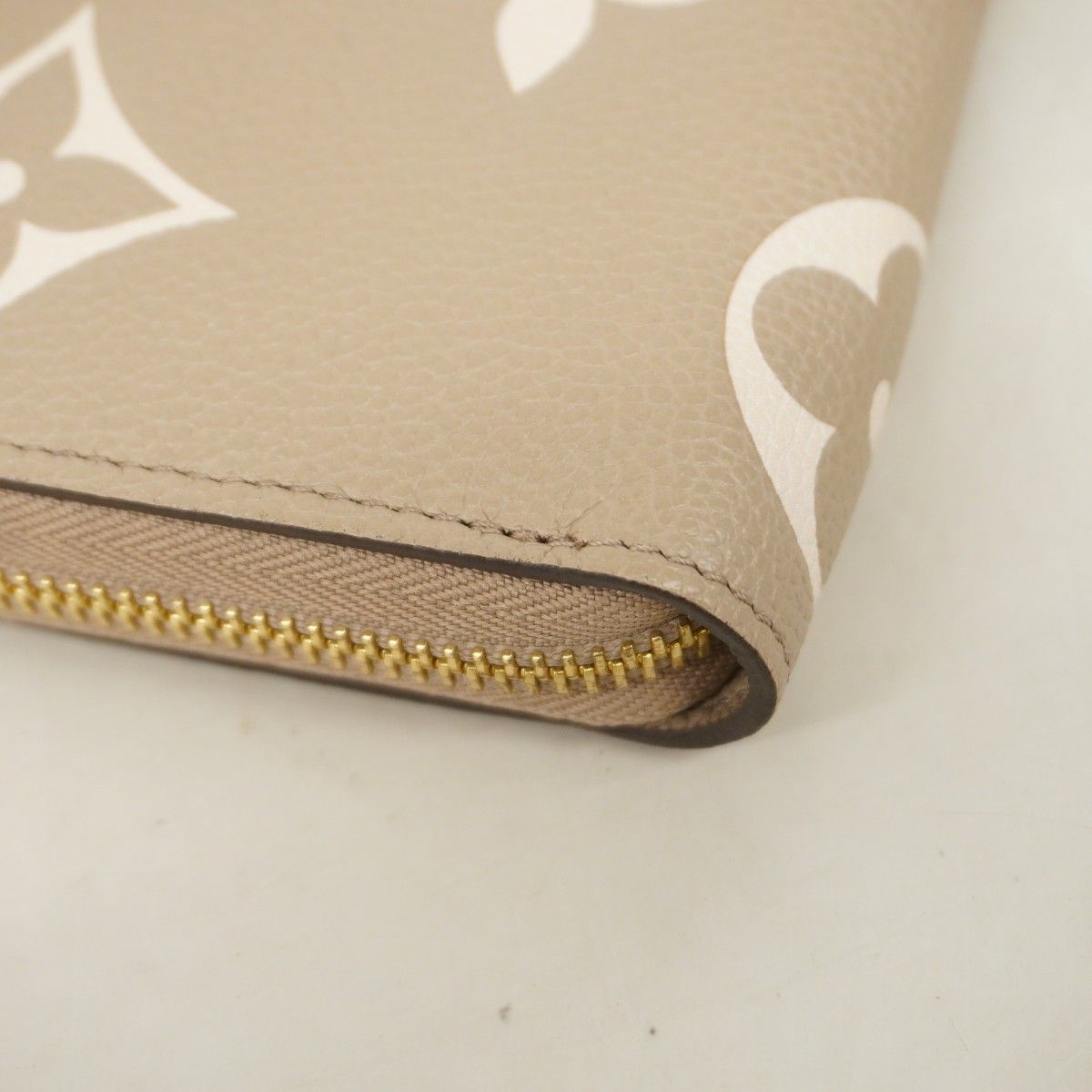 Louis Vuitton Wallet Monogram Empreinte Bicolor Zippy Tourtler Cles — view 6