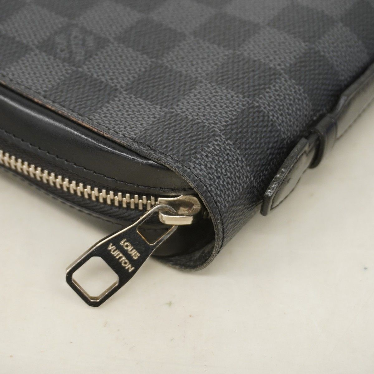 Louis Vuitton Wallet Damier Graphite Zippy XL Black Gray — view 6