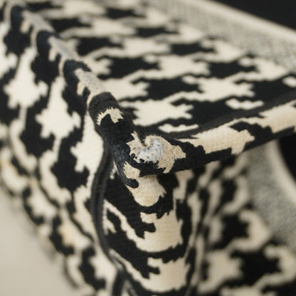 Dior Tote Book Canvas White Black Cles Diss — view 6