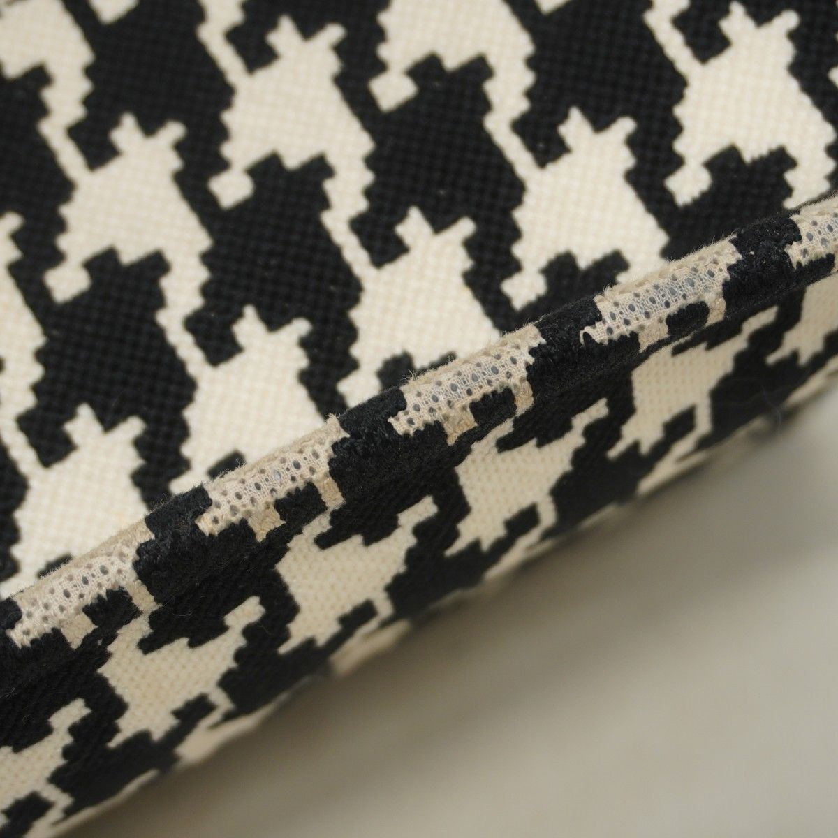 Dior Tote Book Canvas White Black Cles Diss — view 7