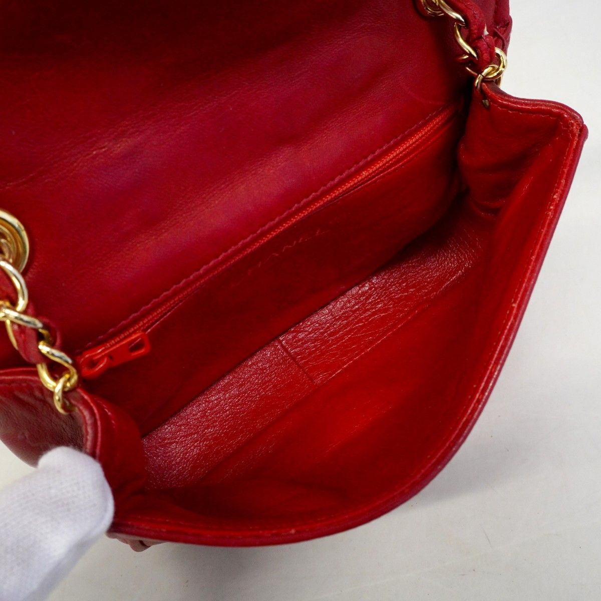 Chanel Shoulder Bag Lambskin Red Gold — view 4