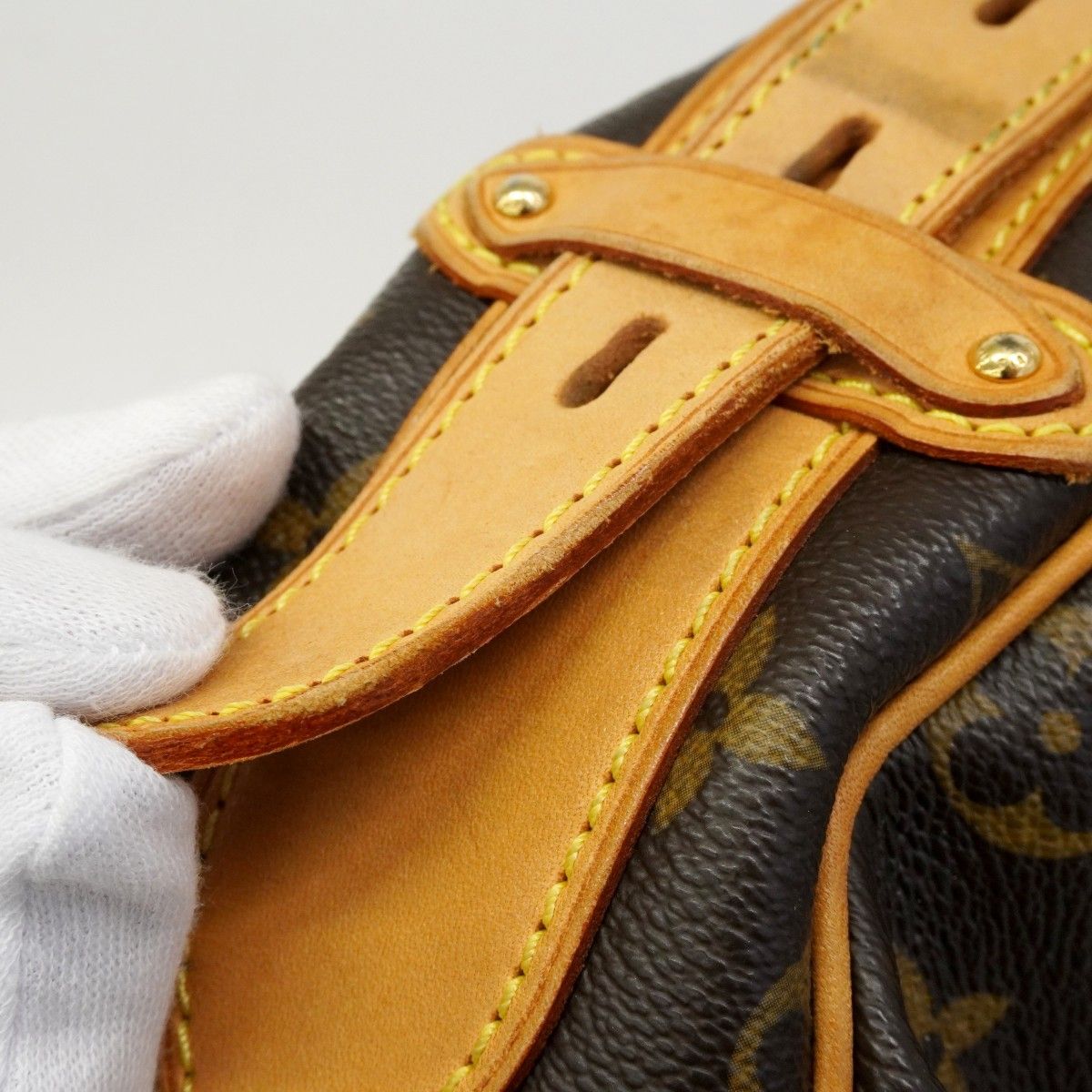 Louis Vuitton Shoulder Bag Monogram Thuraya GM Brown — view 8