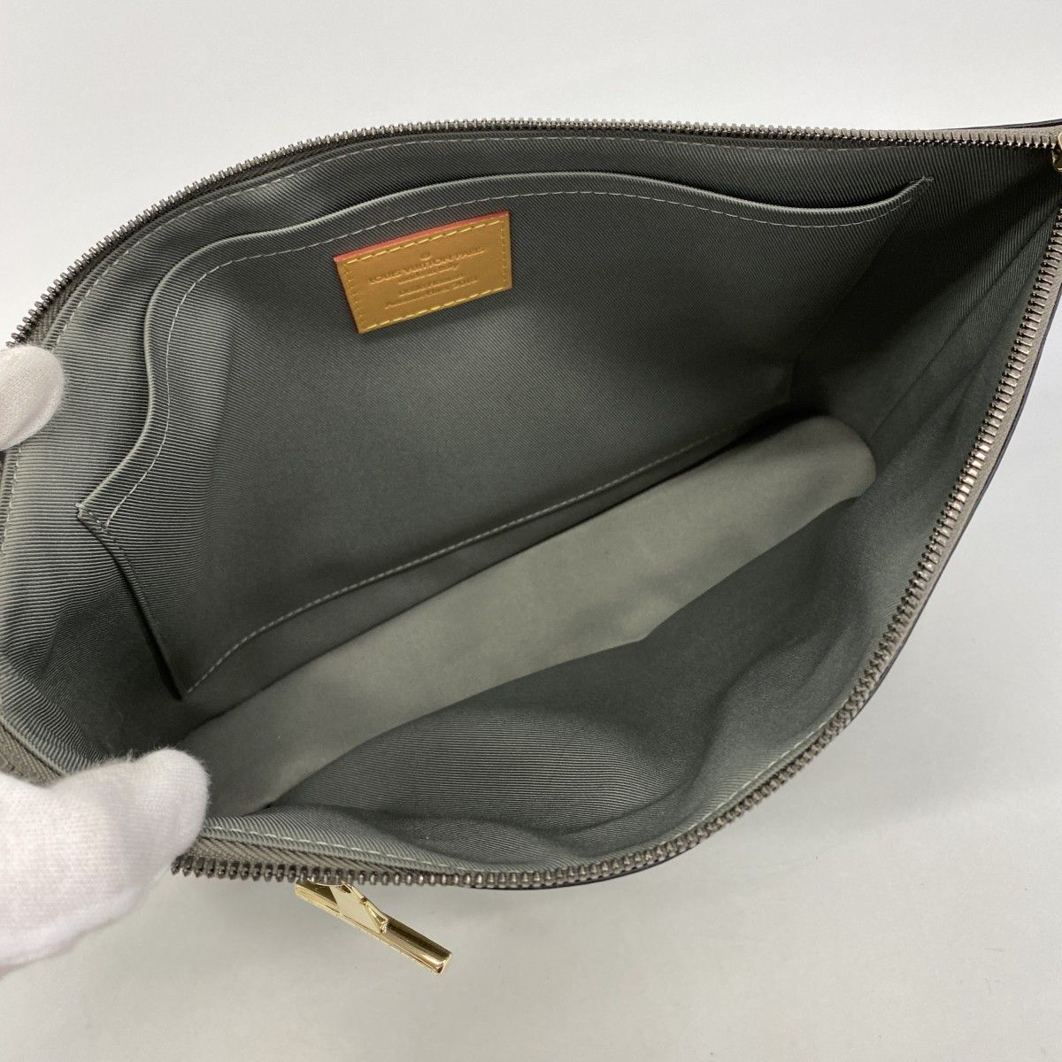 Louis Vuitton Clutch Monogram Titanium Pochette Cosmos Gray — view 4