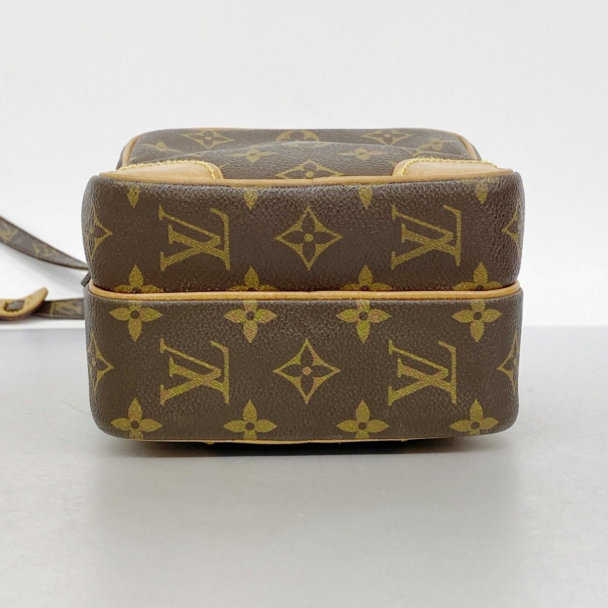 Louis Vuitton Shoulder Bag Monogram Amazon Brown — view 3