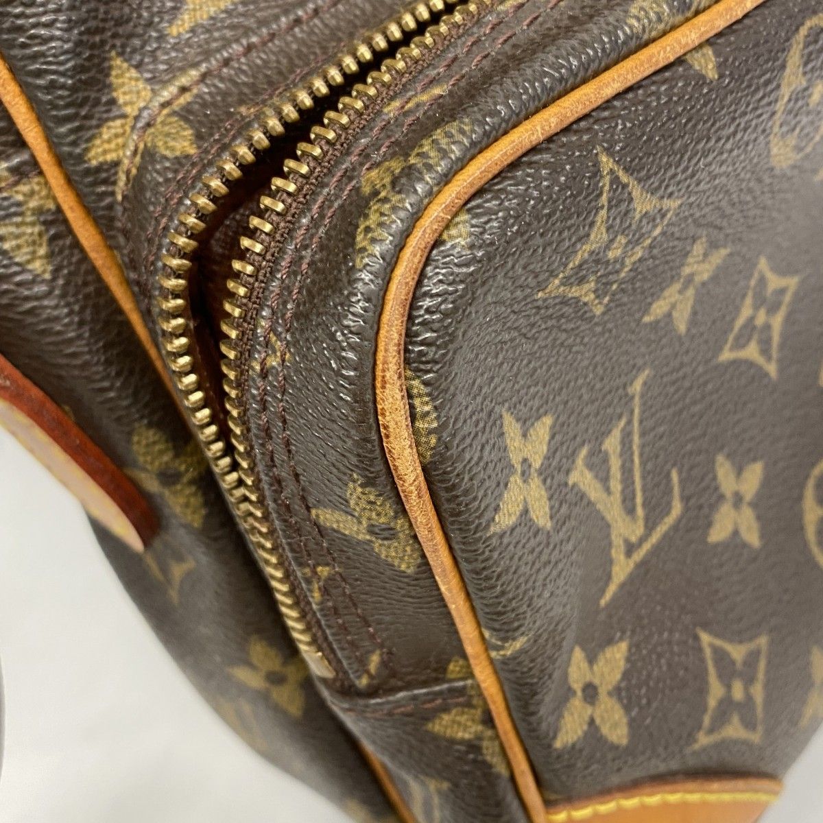 Louis Vuitton Shoulder Bag Monogram Amazon Brown — view 6
