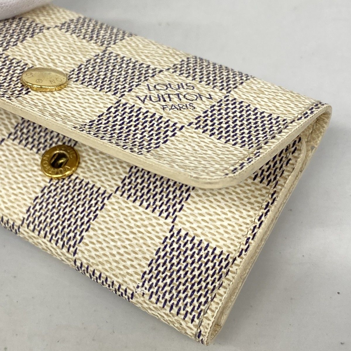 Louis Vuitton Key Case Damier Azur Multicles 4 White Key Holder — view 6