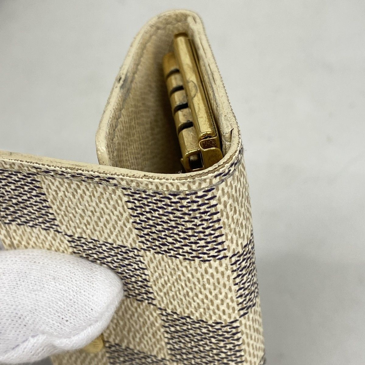 Louis Vuitton Key Case Damier Azur Multicles 4 White Key Holder — view 5