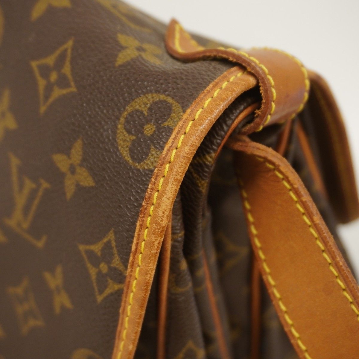 Louis Vuitton Shoulder Bag Monogram Saumur 35 Brown — view 8