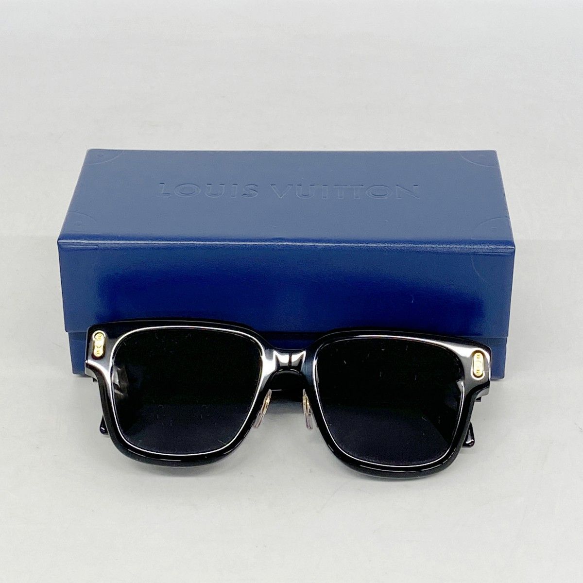 Louis Vuitton Sunglasses LV Confidence Square Black Cles Diamonds Eyewear — view 7