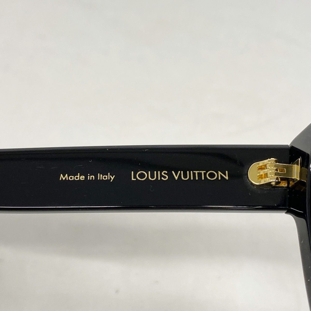 Louis Vuitton Sunglasses LV Confidence Square Black Cles Diamonds Eyewear — view 3