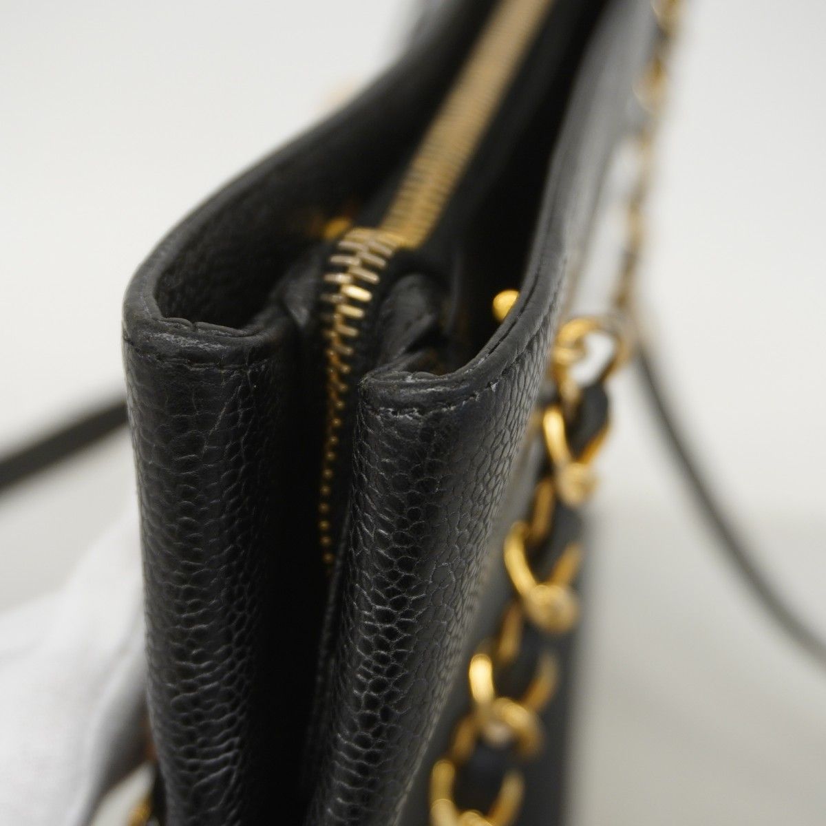 Chanel Shoulder Bag Caviar Leather Black Gold — view 7