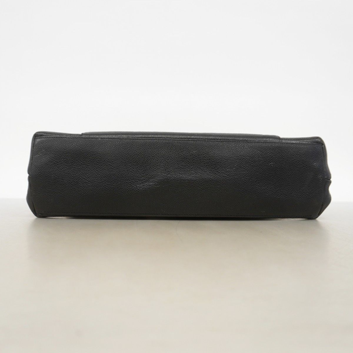 Chanel Shoulder Bag Caviar Leather Black Gold — view 3