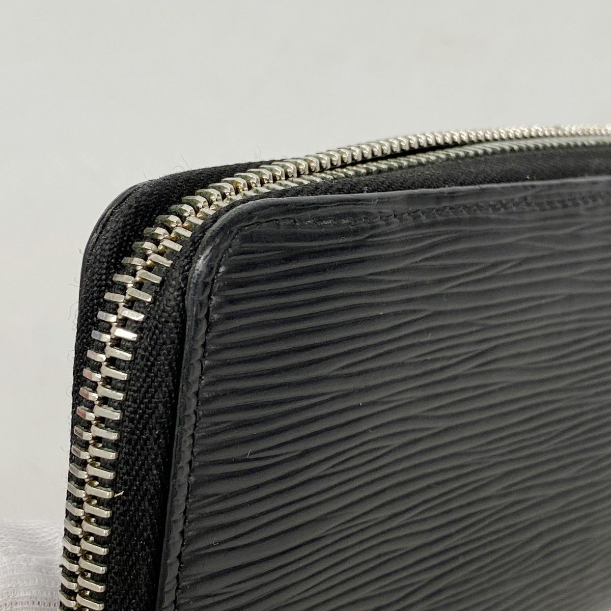 Louis Vuitton Wallet Epi Portefeuille Clemence Noir — view 7
