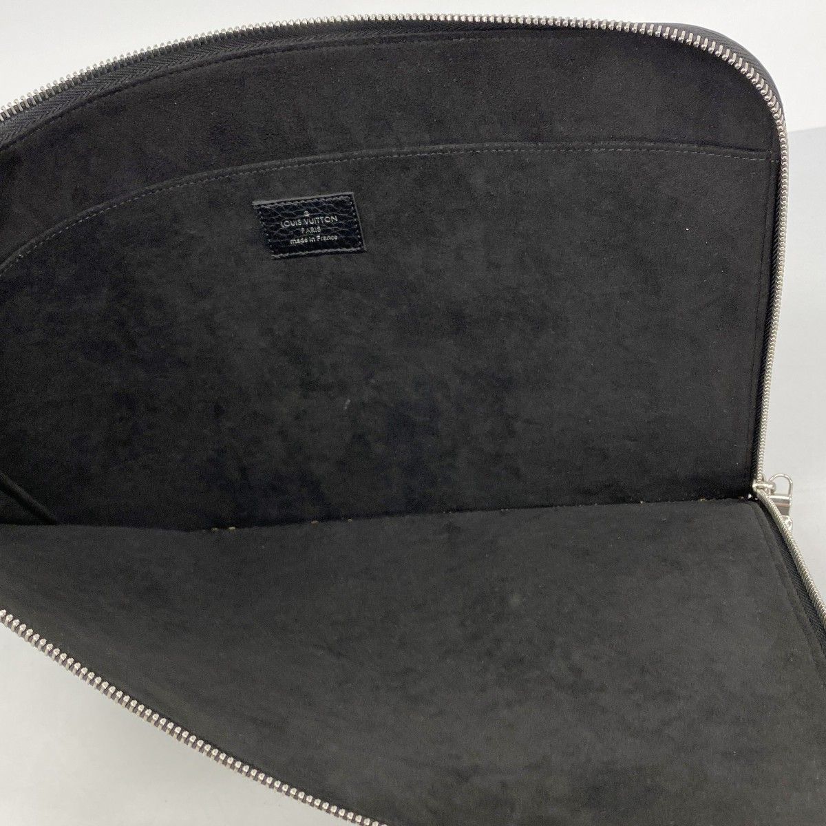 Louis Vuitton Clutch LV Circle Pochette Jour GM Noir — view 4