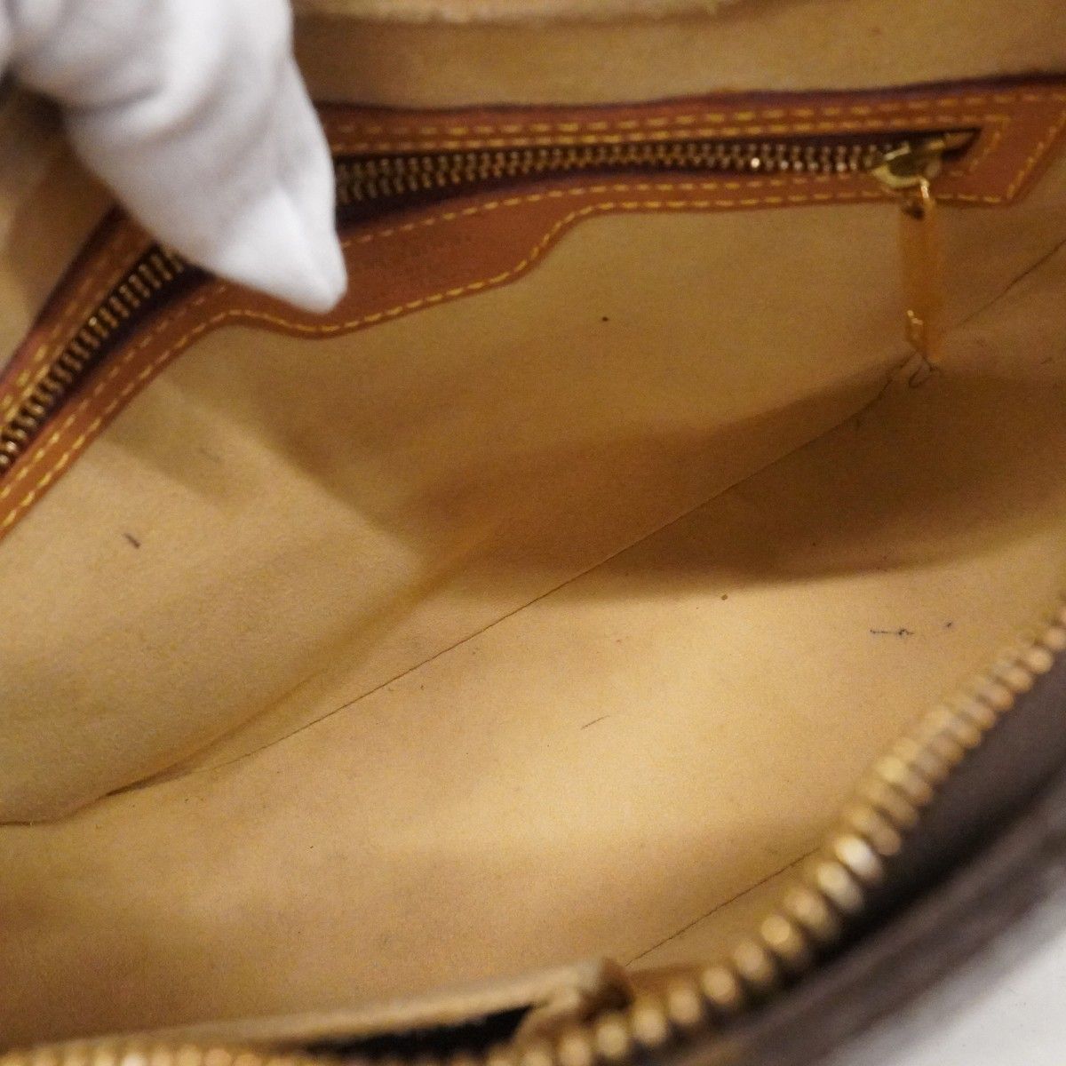 Louis Vuitton Shoulder Bag Monogram Looping MM Brown — view 4