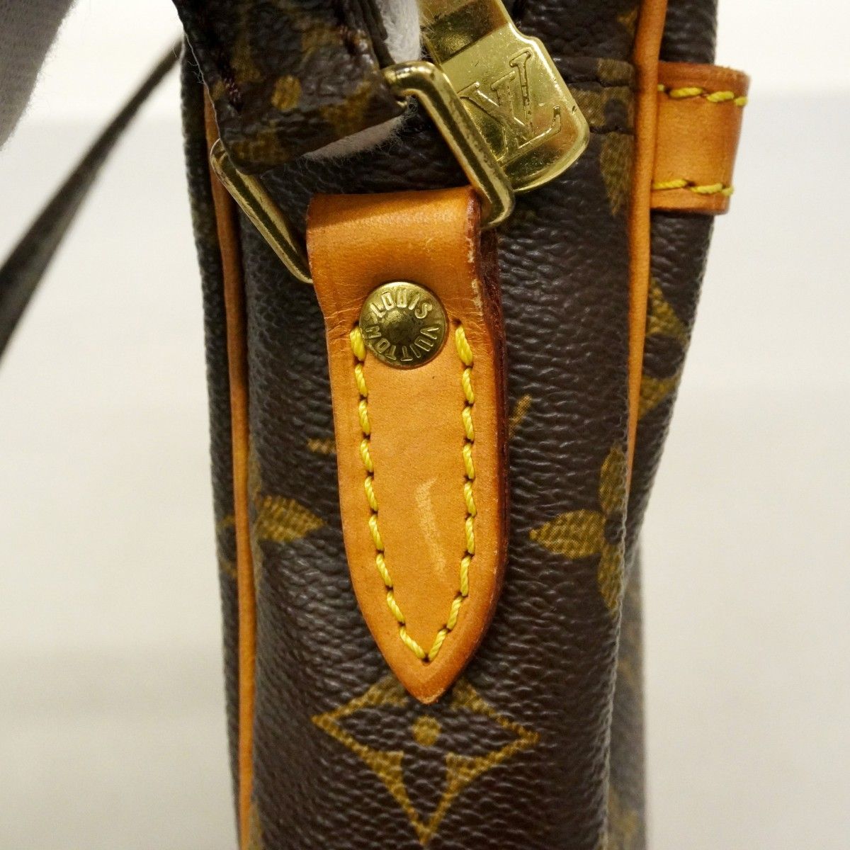 Louis Vuitton Shoulder Bag Monogram Danube Brown — view 9