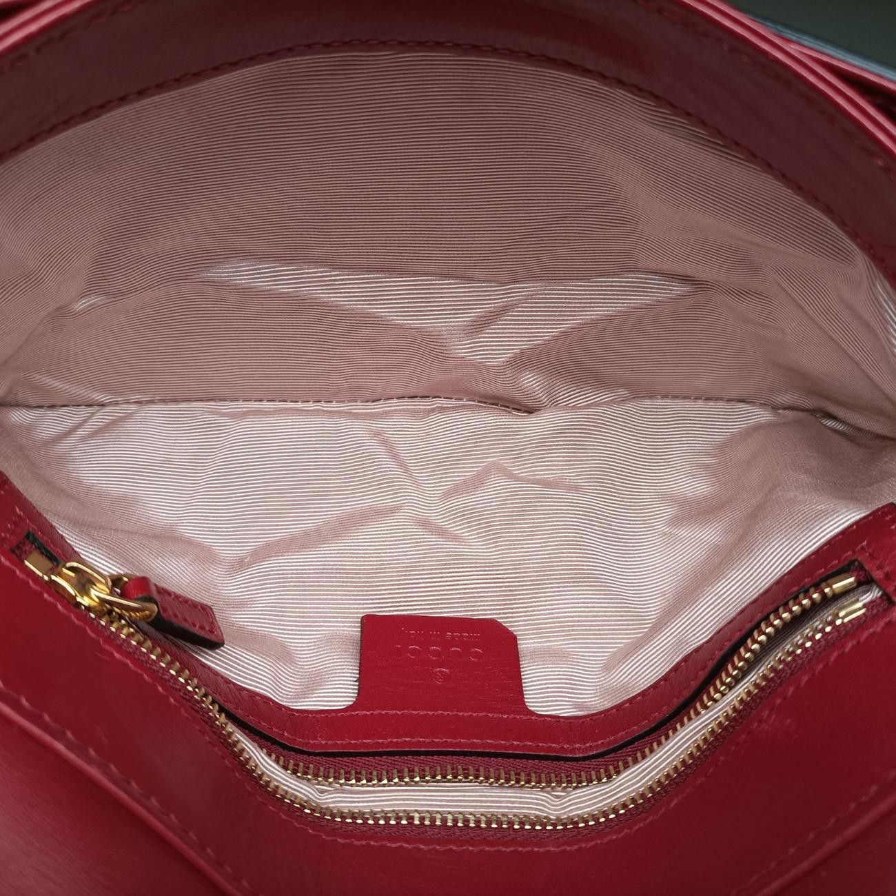 Gucci Ali Red Black Leather Messenger Bag — view 9