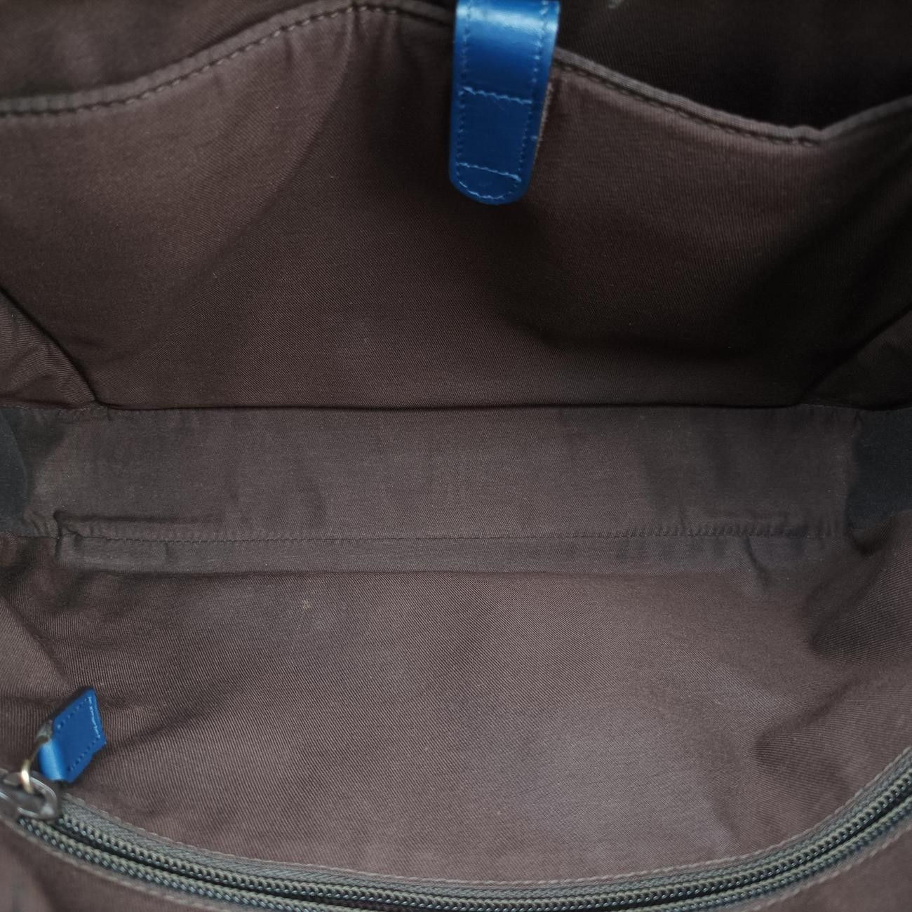 Gucci Diamante Navy Leather Messenger Bag — view 9