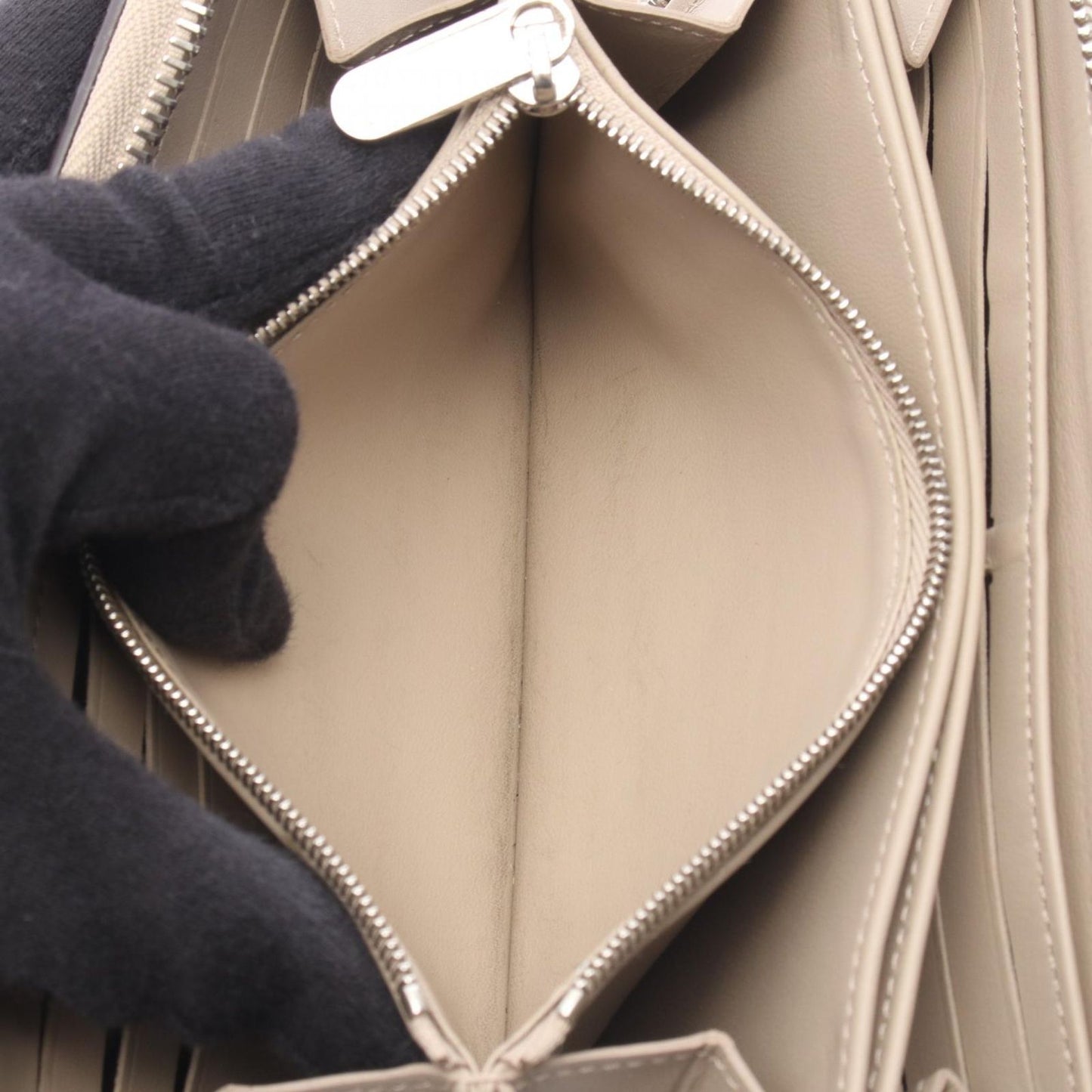 Louis Vuitton Round Wallet Zippy Galle Leather — view 5