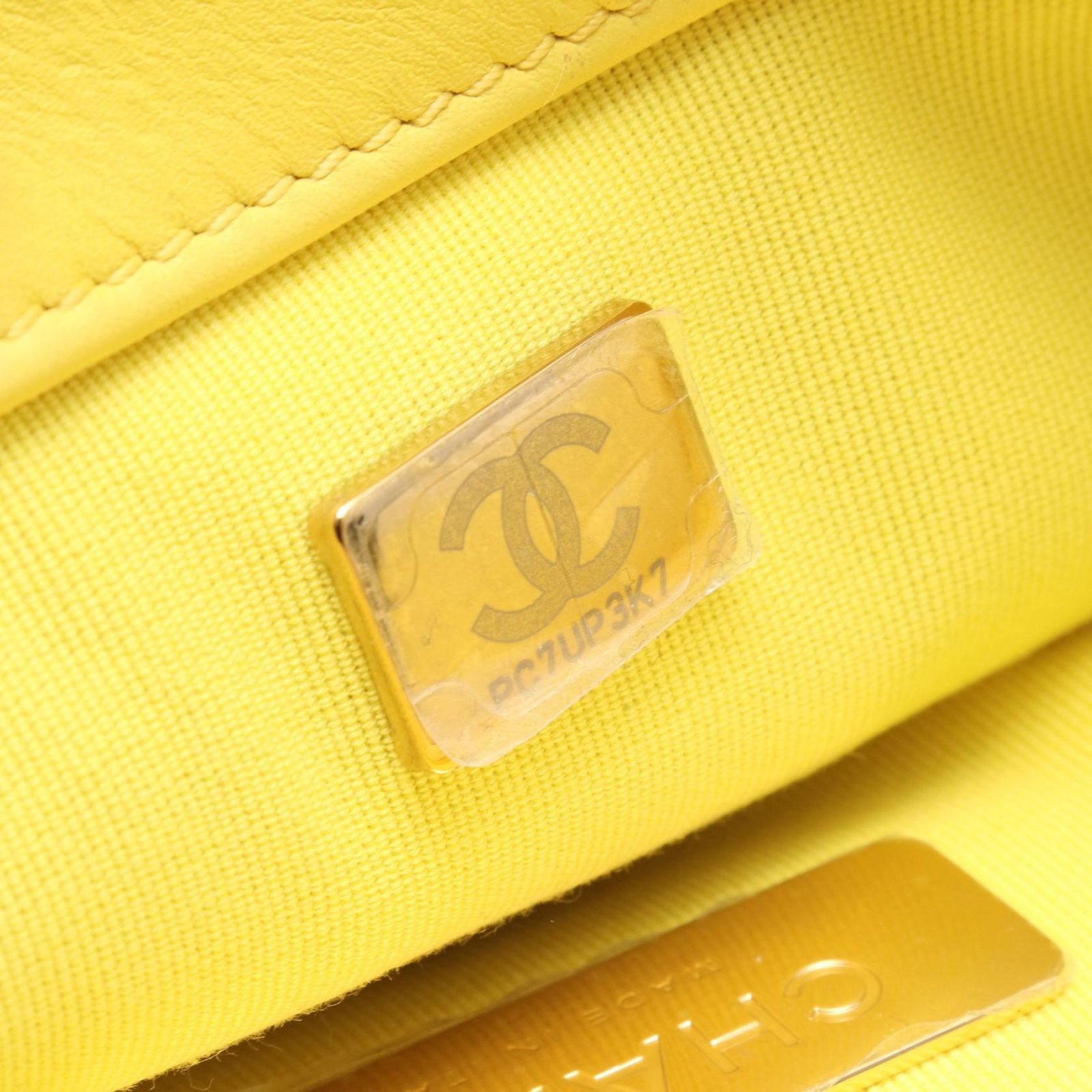 Chanel Shoulder Bag 19 D'isneuf Quilted 2-Way Yellow Fabric 19 Chain — view 5