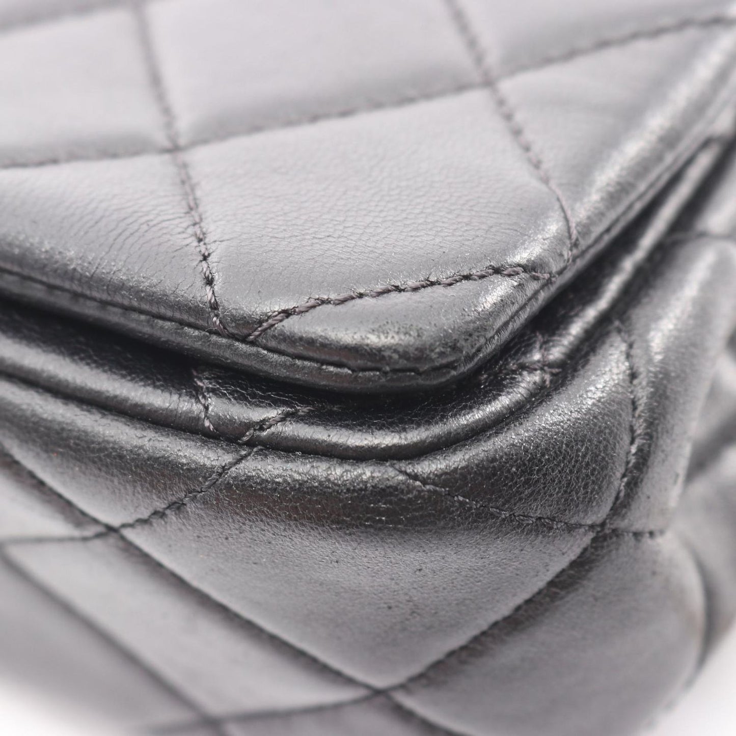 Chanel Shoulder Bag 19 Diznow Quilted Black Lambskin 19 lela Che — view 8